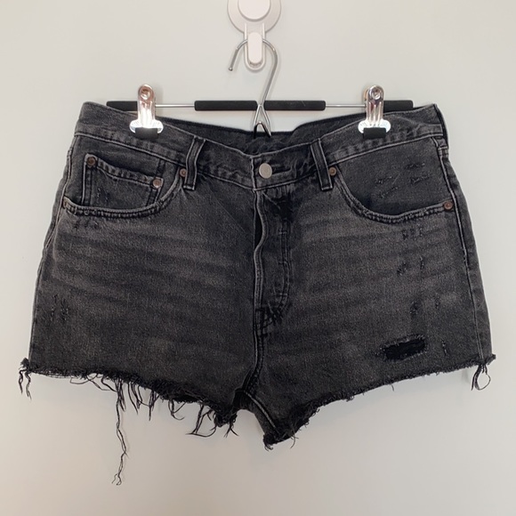 Levi's 501 Black button denim Short jeans W32 - Picture 4 of 15